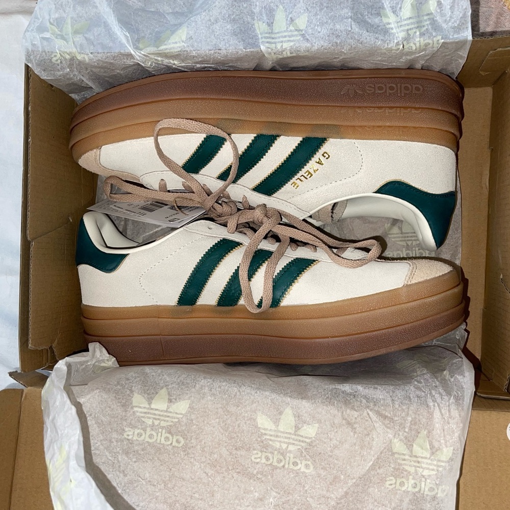 Brand new adidas gazelle bold Magic Beige Collegiate Green